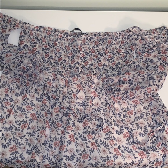 American Eagle off the shoulder top! - Picture 2 of 3